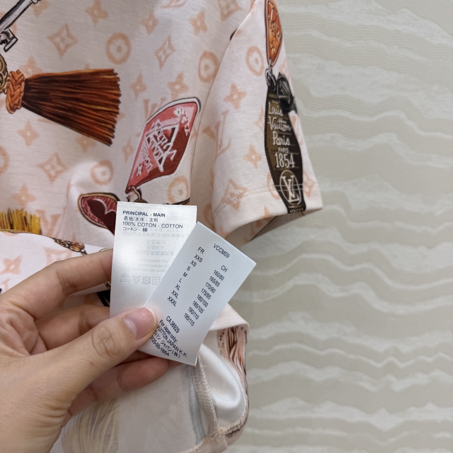 爆单推荐，原单品质💕26春夏新品经典MONOGRAM印花短袖T恤。小短款设计时髦又高级，版型上身减龄绝绝