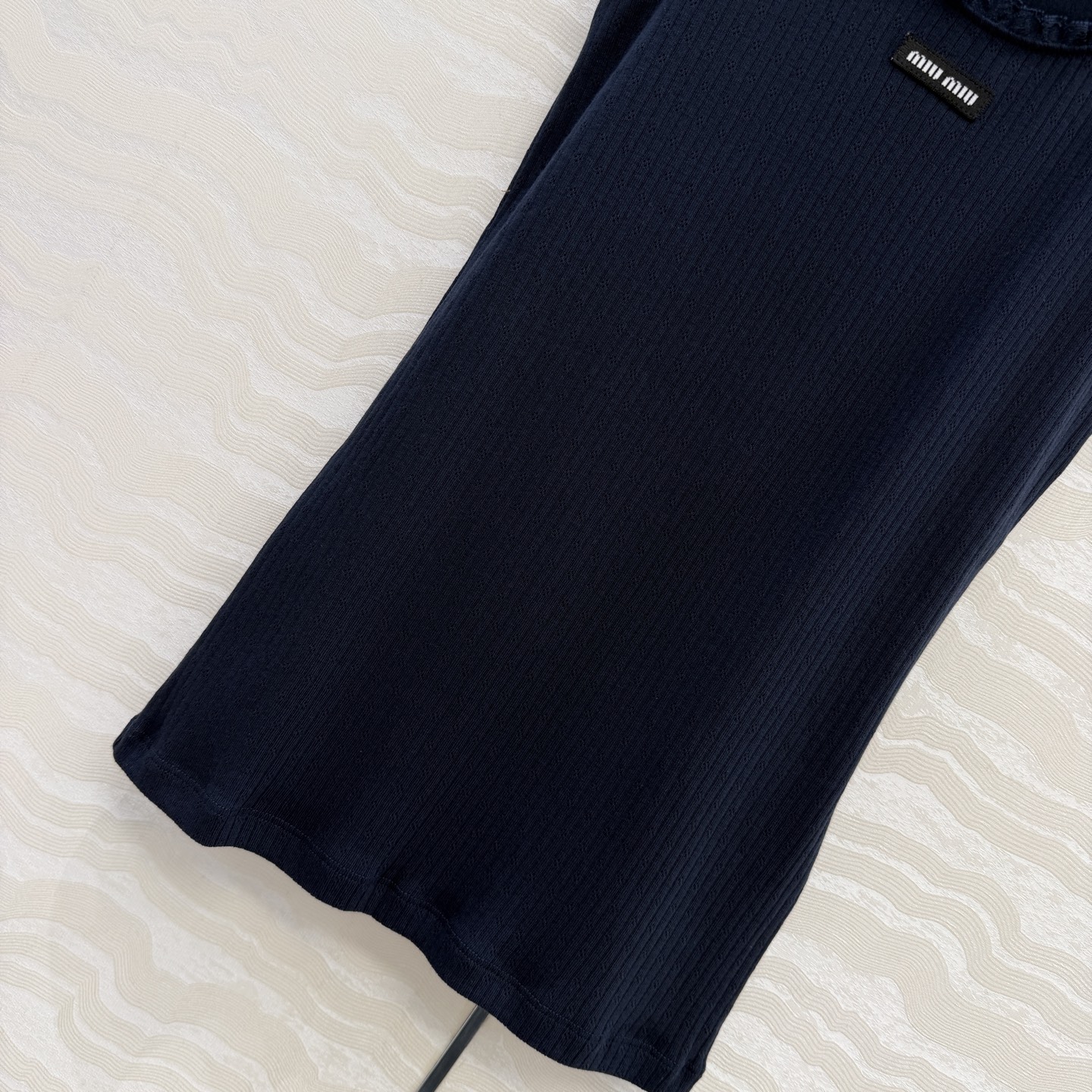 爆单推荐❤️原单品质🌸miu系少女穿搭！知性分子学院风U领小背心！气质氛围感叠搭单品，定制100%提花纯