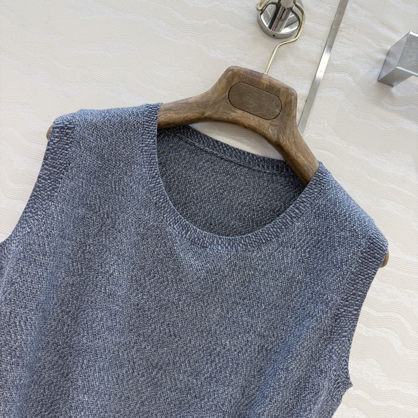 高端原单品质❤️Lp高智感老钱风穿搭！春夏新品高级静谧蓝针织背心！18针工艺温柔极致优雅的调调，简约风气