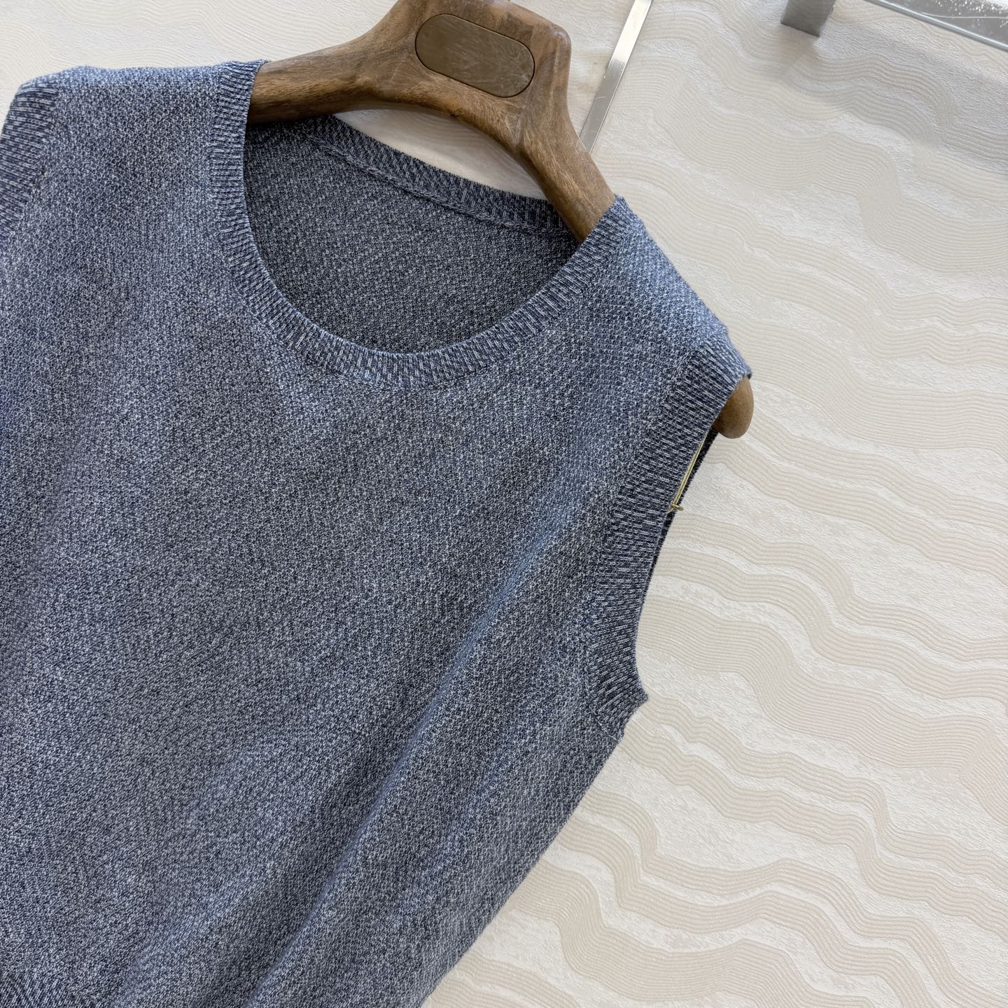 高端原单品质❤️Lp高智感老钱风穿搭！春夏新品高级静谧蓝针织背心！18针工艺温柔极致优雅的调调，简约风气