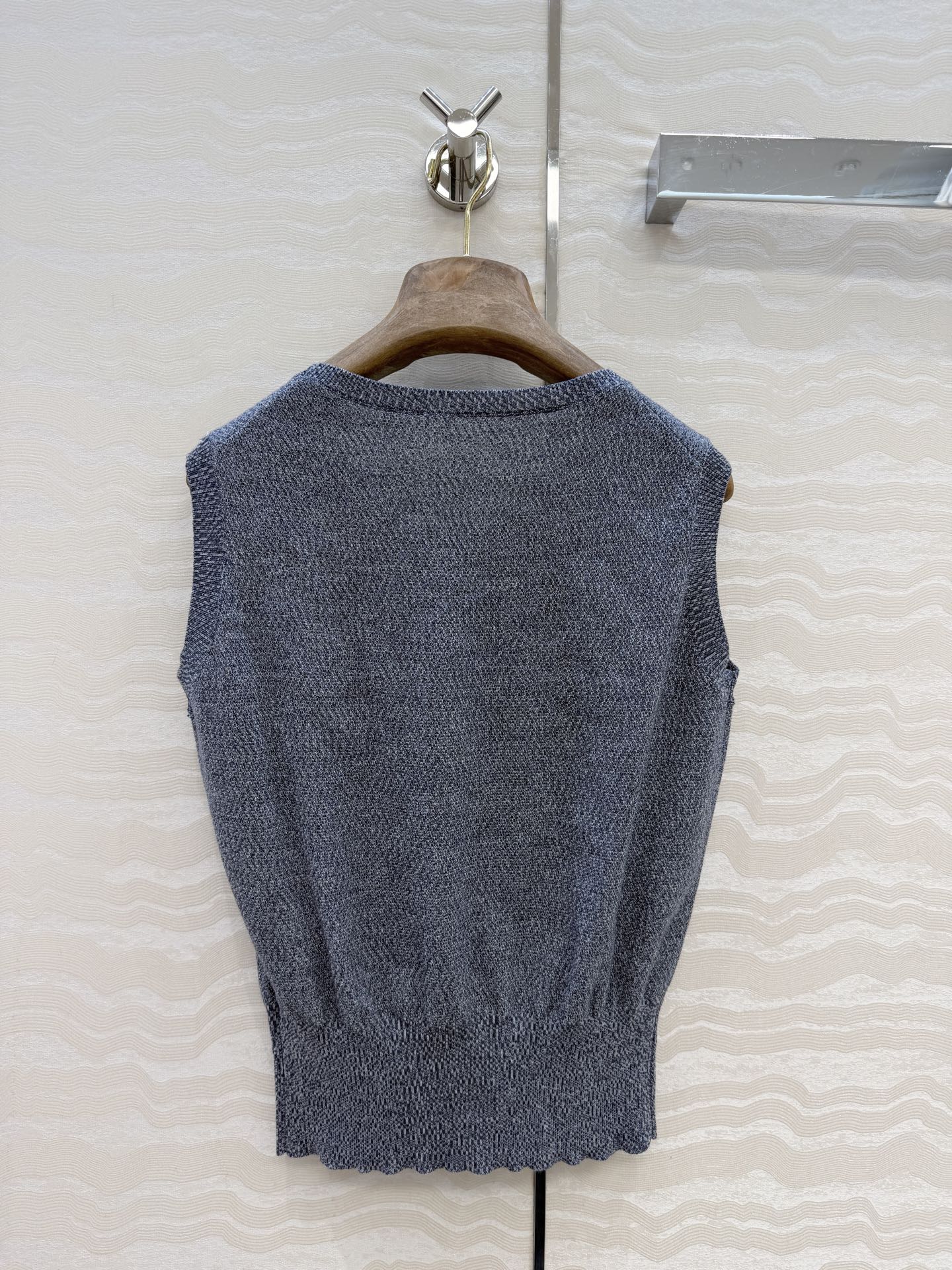 高端原单品质❤️Lp高智感老钱风穿搭！春夏新品高级静谧蓝针织背心！18针工艺温柔极致优雅的调调，简约风气