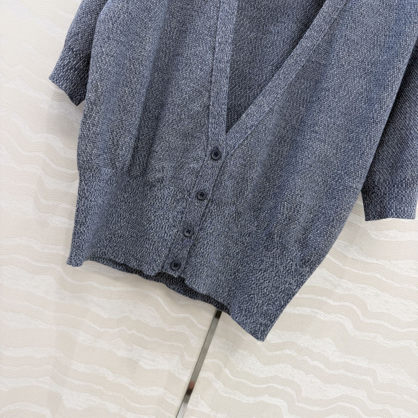 高端原单品质❤️Lp高智感老钱风穿搭！春夏新品高级静谧蓝针织短袖开衫。18针工艺温柔极致优雅的调调，简约