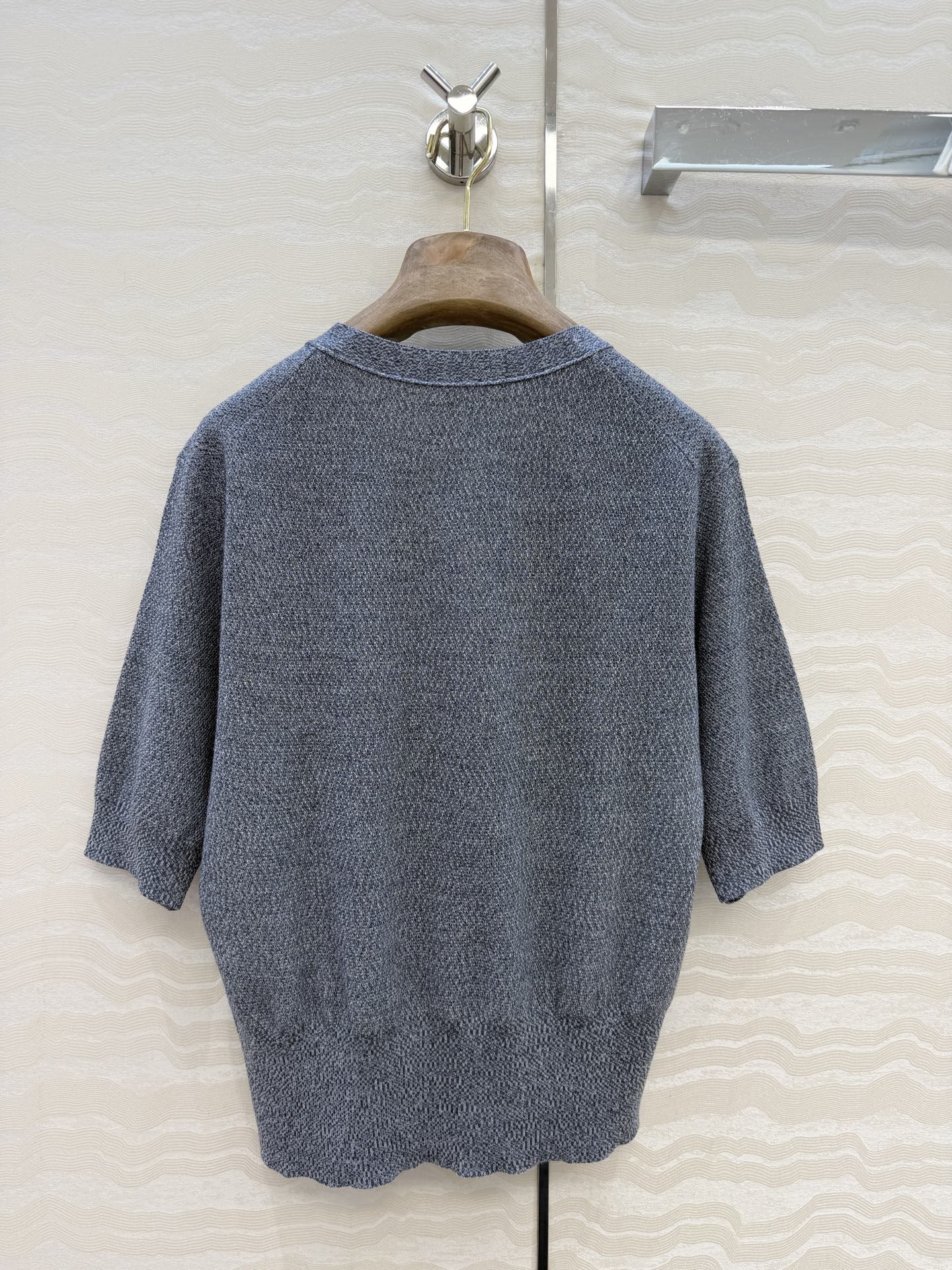 高端原单品质❤️Lp高智感老钱风穿搭！春夏新品高级静谧蓝针织短袖开衫。18针工艺温柔极致优雅的调调，简约