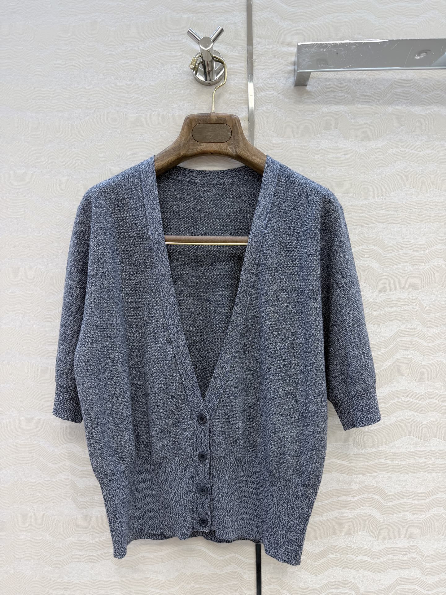 高端原单品质❤️Lp高智感老钱风穿搭！春夏新品高级静谧蓝针织短袖开衫。18针工艺温柔极致优雅的调调，简约