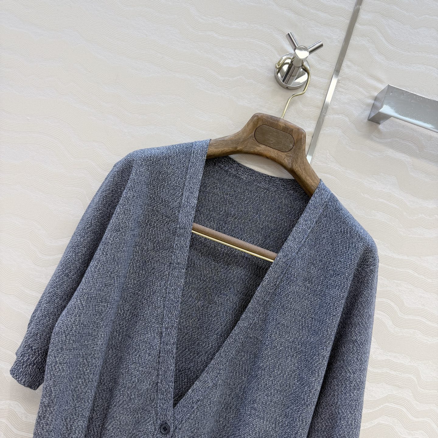 高端原单品质❤️Lp高智感老钱风穿搭！春夏新品高级静谧蓝针织短袖开衫。18针工艺温柔极致优雅的调调，简约