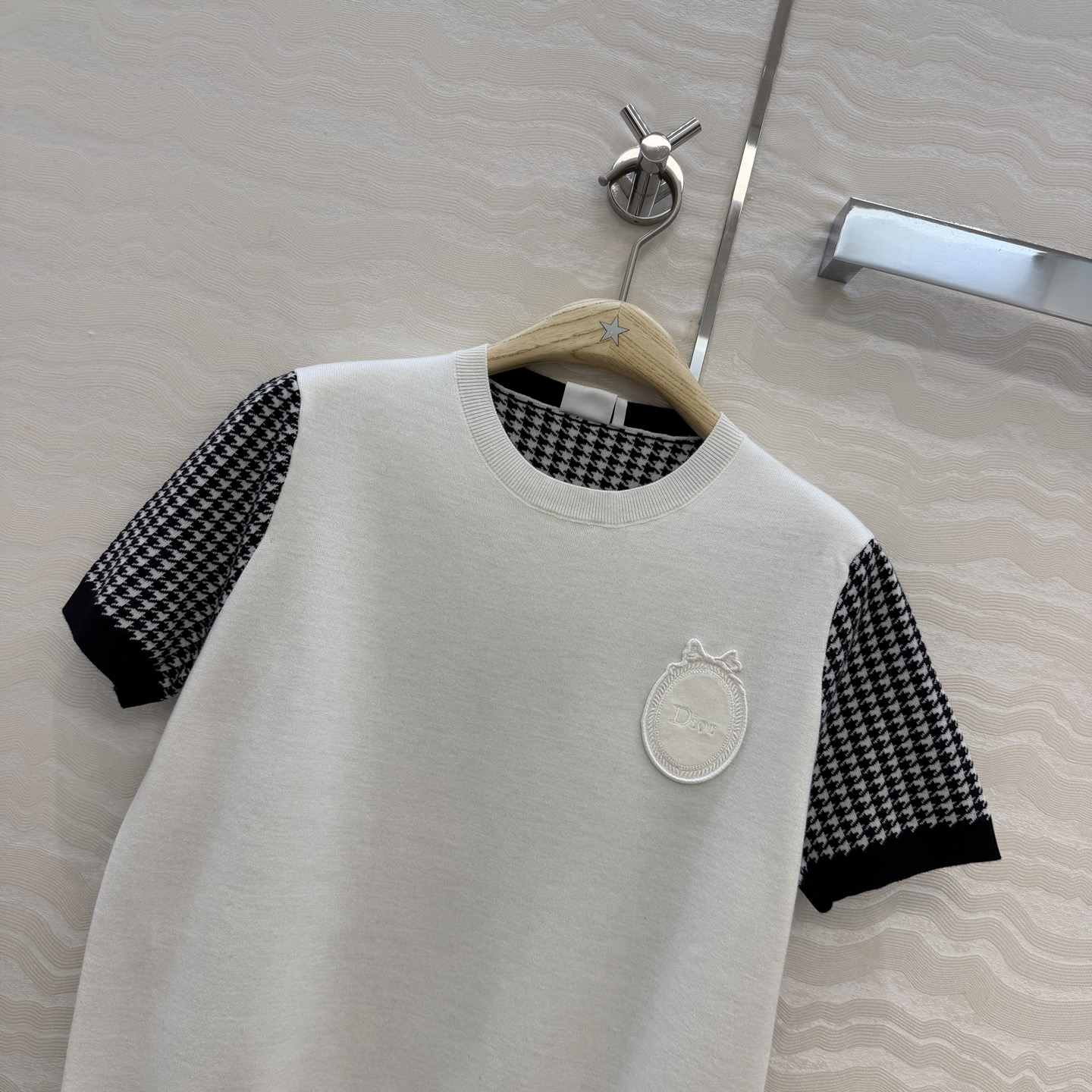原单品质，MissD千鸟格纹接色拼接针织🧶短袖上衣！立体双织工艺原版定制进口纱线！减龄气质经典H小短款版