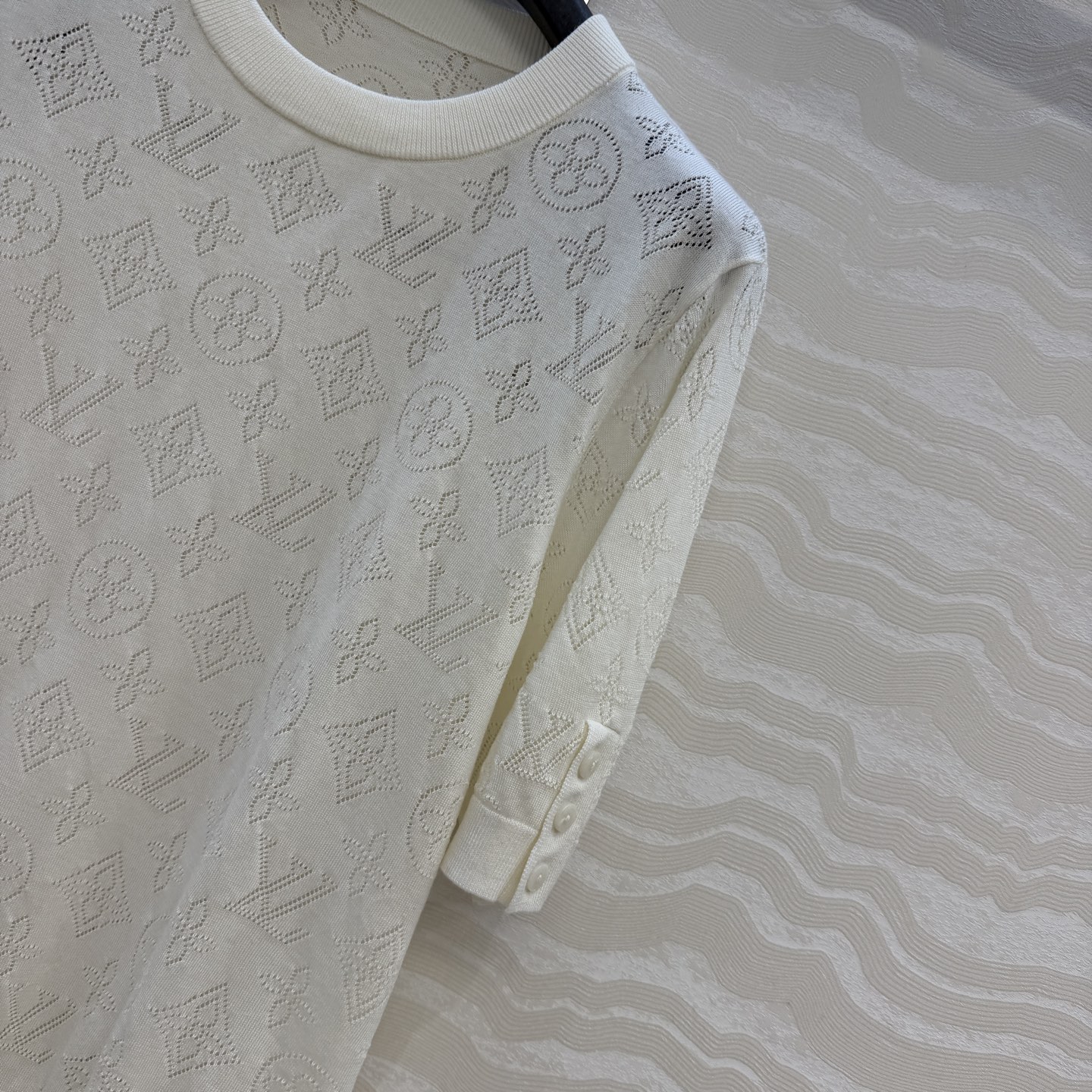 高端原单品质！Monogram花㚏针织圆领短袖上衣！18针瑞士机重工定位缕空嵌花工艺贯穿时髦高级感！进口