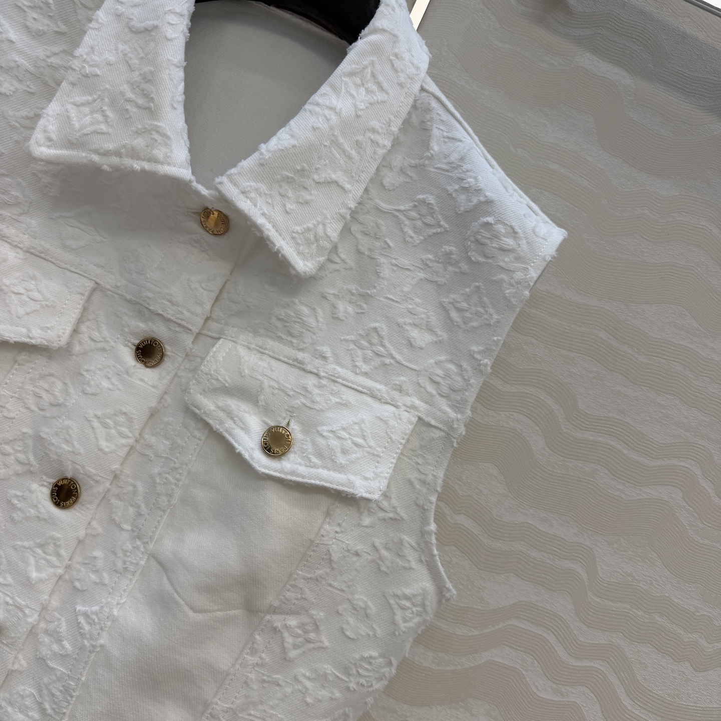 原单品质❤️爆单推荐，26春夏新品LResort系列🌊，MONOGRAM提花logo白色牛仔马甲！气质小