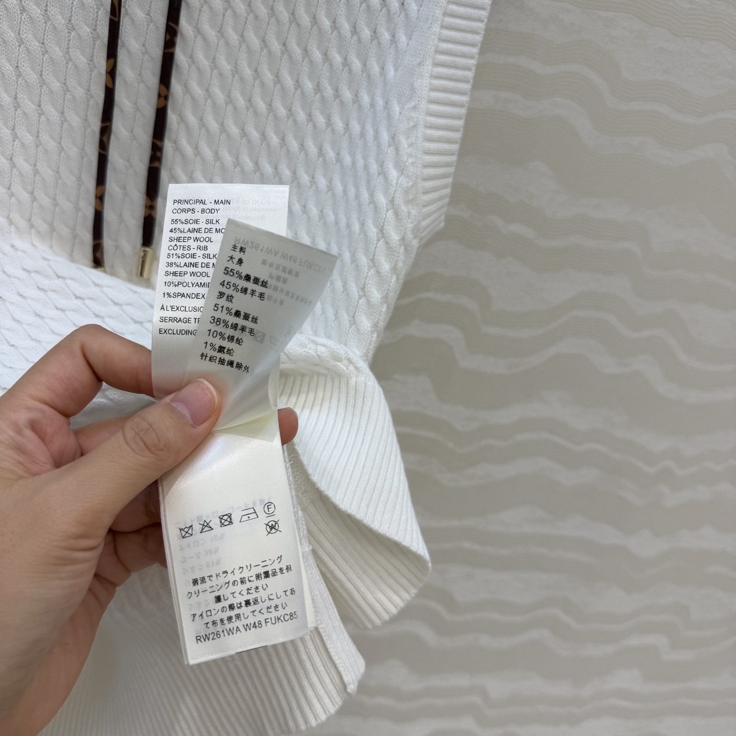 高端原单品质！26春夏新品，Monogram花㚏领结针织背心上衣！18针瑞士机绞花工艺贯穿时髦高级感！进