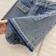 原单品质🍒coco女孩穿搭,26s怀旧洗水丹宁牛仔短裤!手工编织金属链条带口袋装饰。菱格刺绣袋盖 高腰裤 原单品质🍒coco女孩穿搭,26s怀旧洗水丹宁牛仔短裤!手工编织金属链条带口袋装饰。菱格刺绣袋盖 高腰裤