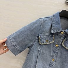 原单品质🍒coco女孩穿搭,26s怀旧洗水丹宁牛仔短袖夹克小外套!气质翻领手工编织金属链条带口袋装饰。菱 原单品质🍒coco女孩穿搭,26s怀旧洗水丹宁牛仔短袖夹克小外套!气质翻领手工编织金属链条带口袋装饰。菱