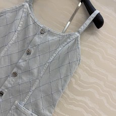 原单品质❤️Coco女孩beach沙滩🏖️系列度假新品!重工刺绣菱格线绣牛仔吊带连衣裙!双口袋设计收腰包 原单品质❤️Coco女孩beach沙滩🏖️系列度假新品!重工刺绣菱格线绣牛仔吊带连衣裙!双口袋设计收腰包
