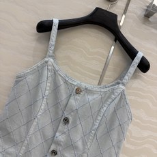 原单品质❤️Coco女孩beach沙滩🏖️系列度假新品!重工刺绣菱格线绣牛仔吊带连衣裙!双口袋设计收腰包 原单品质❤️Coco女孩beach沙滩🏖️系列度假新品!重工刺绣菱格线绣牛仔吊带连衣裙!双口袋设计收腰包