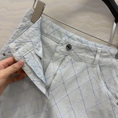 原单品质❤️Coco女孩beach沙滩🏖️系列度假新品!重工刺绣菱格线绣牛仔中裤!工装口袋卷裤脚设计经典 原单品质❤️Coco女孩beach沙滩🏖️系列度假新品!重工刺绣菱格线绣牛仔中裤!工装口袋卷裤脚设计经典