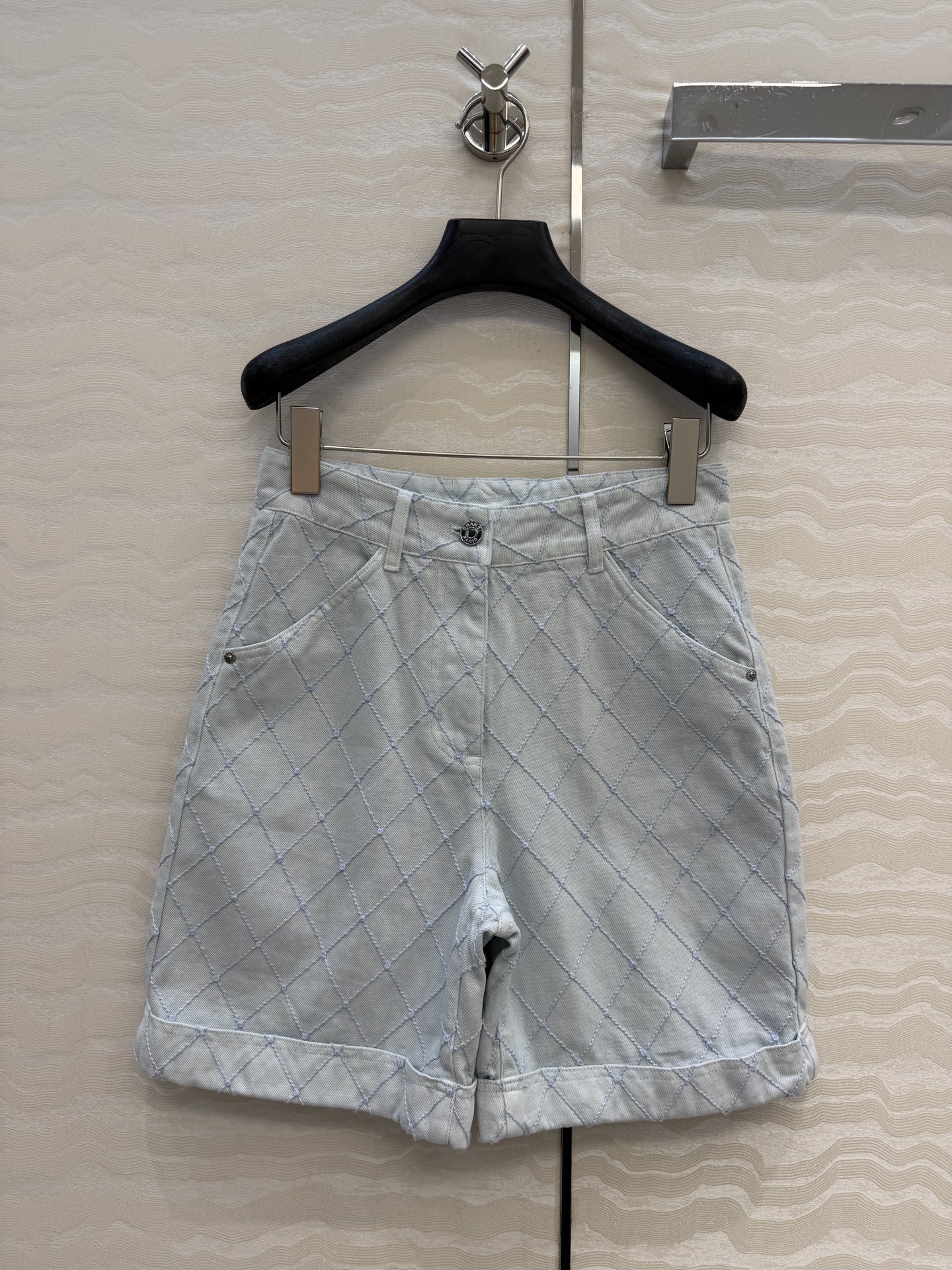 原单品质❤️Coco女孩beach沙滩🏖️系列度假新品！重工刺绣菱格线绣牛仔中裤！工装口袋卷裤脚设计经典