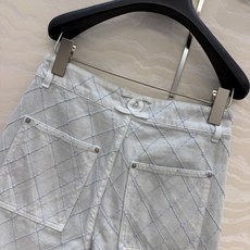 原单品质❤️Coco女孩beach沙滩🏖️系列度假新品!重工刺绣菱格线绣牛仔中裤!工装口袋卷裤脚设计经典 原单品质❤️Coco女孩beach沙滩🏖️系列度假新品!重工刺绣菱格线绣牛仔中裤!工装口袋卷裤脚设计经典