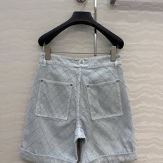 原单品质❤️Coco女孩beach沙滩🏖️系列度假新品!重工刺绣菱格线绣牛仔中裤!工装口袋卷裤脚设计经典 原单品质❤️Coco女孩beach沙滩🏖️系列度假新品!重工刺绣菱格线绣牛仔中裤!工装口袋卷裤脚设计经典