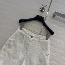 原单品质❤️Coco女孩beach沙滩🏖️系列度假新品!重工刺绣菱格线绣牛仔中裤!工装口袋卷裤脚设计经典 原单品质❤️Coco女孩beach沙滩🏖️系列度假新品!重工刺绣菱格线绣牛仔中裤!工装口袋卷裤脚设计经典