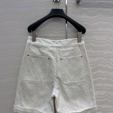 原单品质❤️Coco女孩beach沙滩🏖️系列度假新品!重工刺绣菱格线绣牛仔中裤!工装口袋卷裤脚设计经典 原单品质❤️Coco女孩beach沙滩🏖️系列度假新品!重工刺绣菱格线绣牛仔中裤!工装口袋卷裤脚设计经典