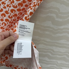 原单品质,miu系少女穿搭!holiday系列田园碎花纯棉U领小背心,小花边领设计可爱少女风。修身版型打 原单品质,miu系少女穿搭!holiday系列田园碎花纯棉U领小背心,小花边领设计可爱少女风。修身版型打
