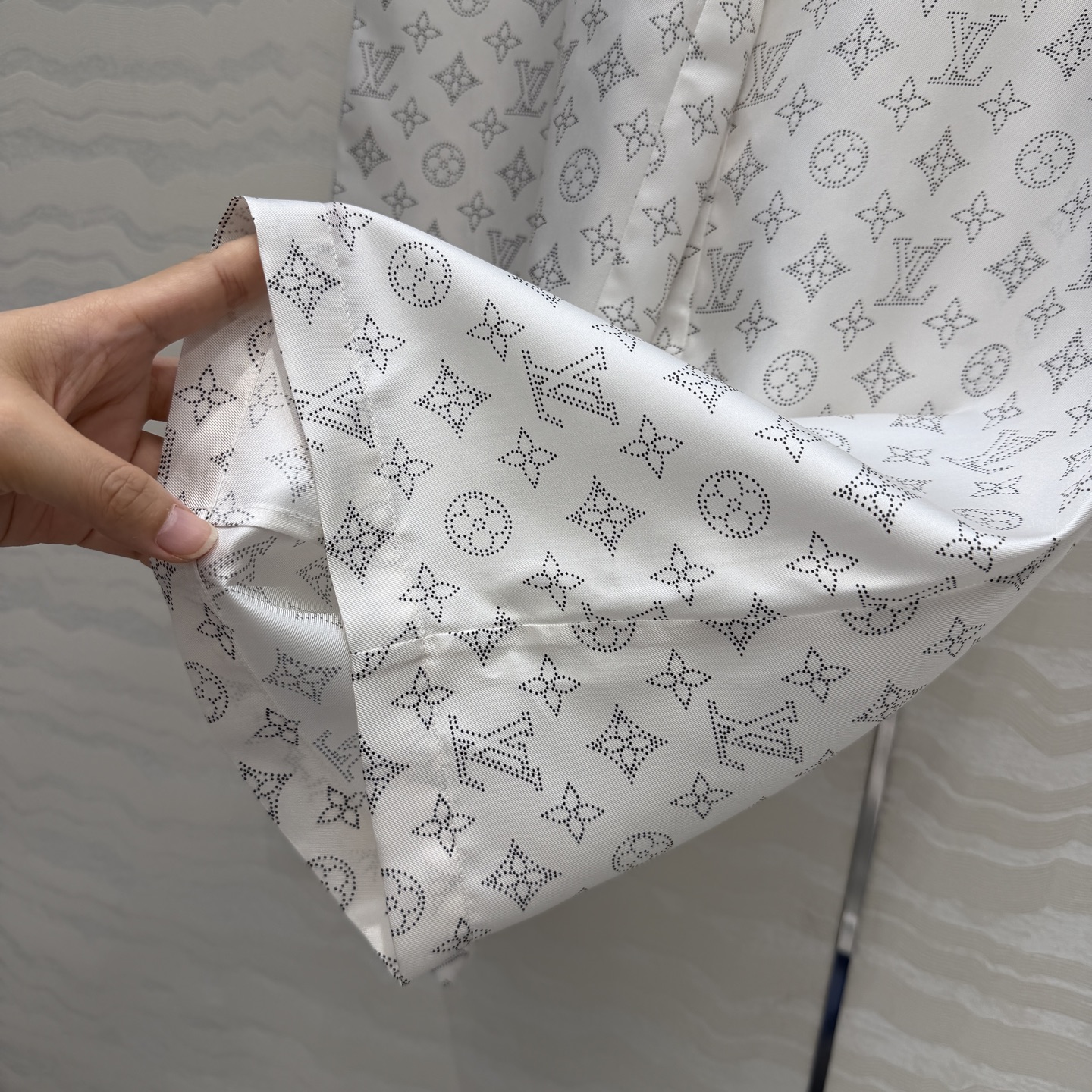 原单品质💕经典MONOGRAM暗纹印花真丝抽绳直筒裤！100%真丝斜纹绸，睡衣风直筒版型设计上身减龄绝绝