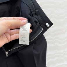 高端原单品质❤️26春夏新品row风 进口羊毛锥形九分裤!极简主义西装裤!进口细织羊毛面料,演绎慵懒随性 高端原单品质❤️26春夏新品row风 进口羊毛锥形九分裤!极简主义西装裤!进口细织羊毛面料,演绎慵懒随性