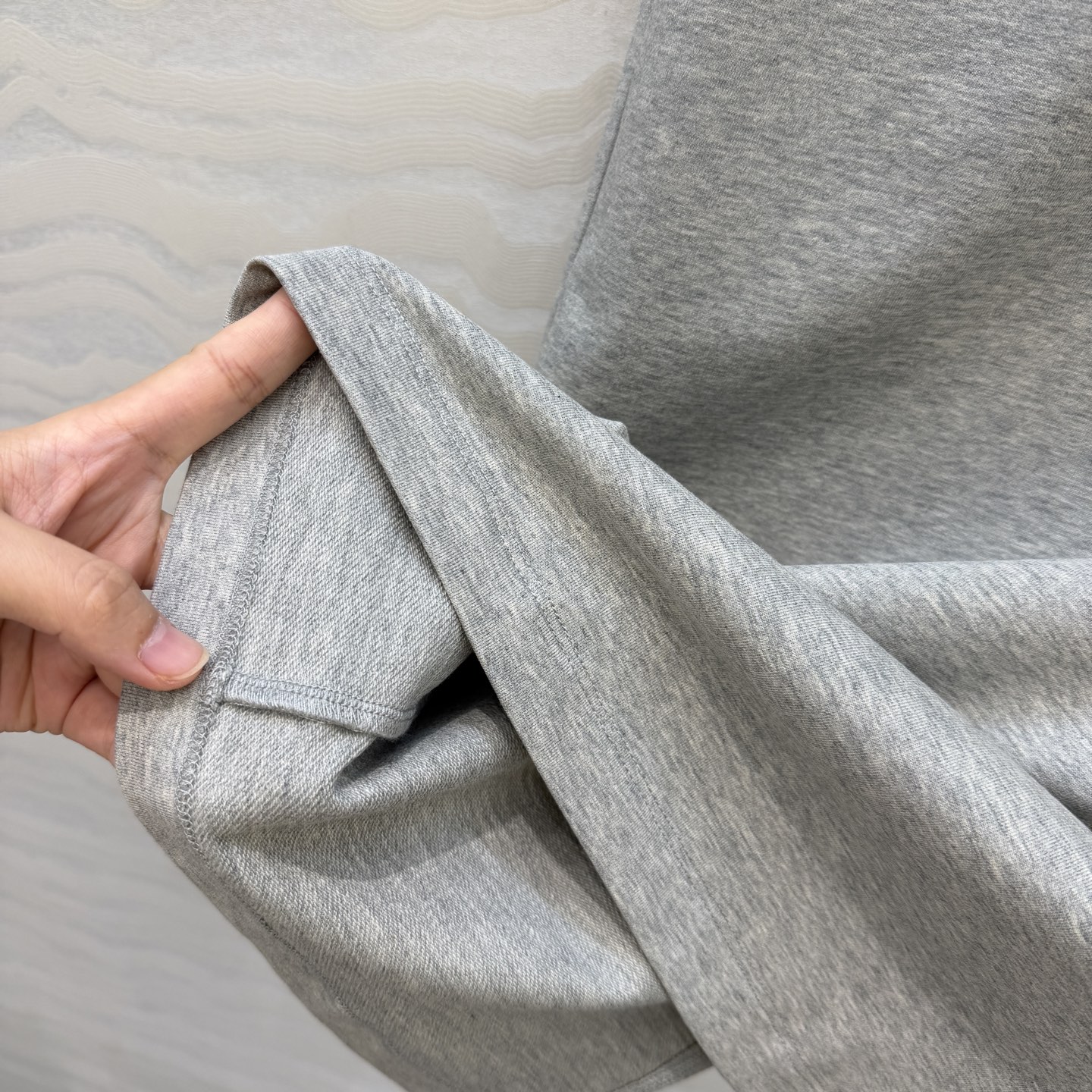 原单品质❤️Row风纸片人穿搭！进口日本卫衣棉松紧腰长半裙！后开叉设计走路带风的气质慵懒感。超级显瘦神器