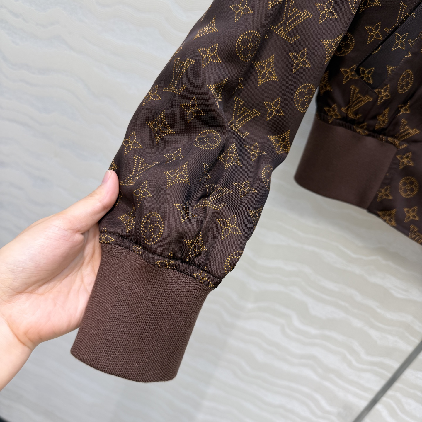 高端原单品质❤️26春夏新品MONOGRAM印花真丝夹克外套！100%真丝斜纹绸，纯棉复古格纹，双面可穿
