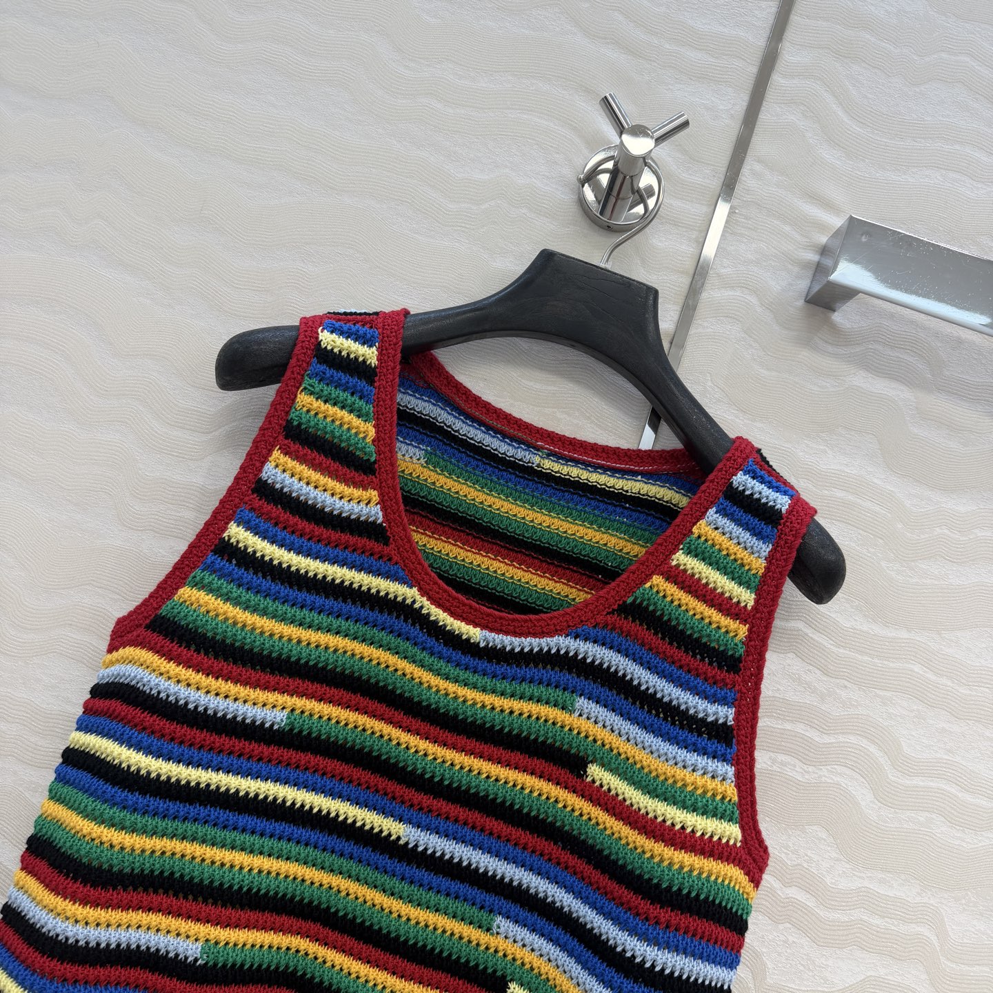 原单品质❤️Coco女孩beach沙滩🏖️系列度假新品！彩虹🌈拼色勾织小背心。手工毛须边工艺，绝美小仙女