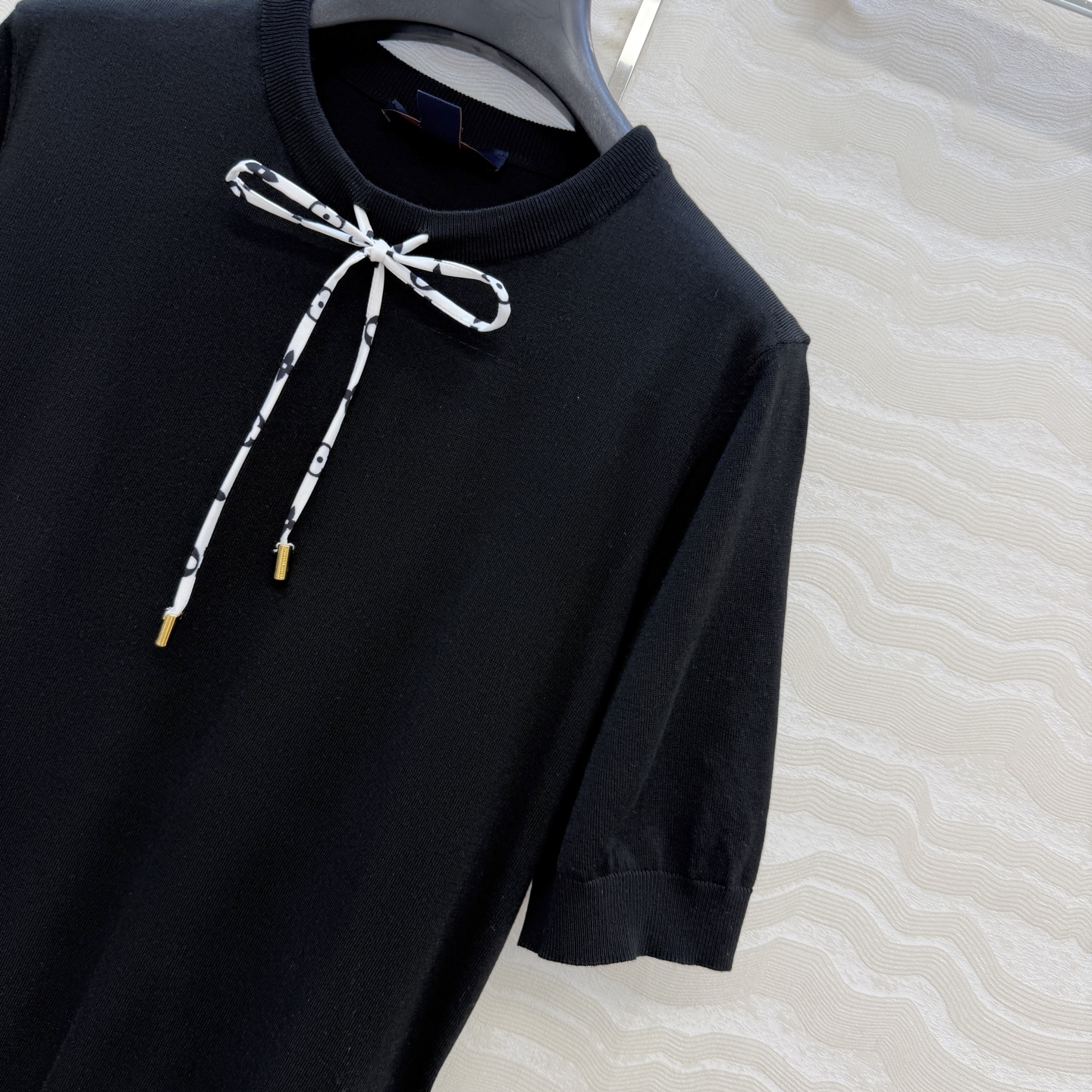 高端原单品质！26春夏新品，Monogram花㚏领结针织短袖上衣！18针瑞士机工艺！进口天丝纯棉纱线细腻