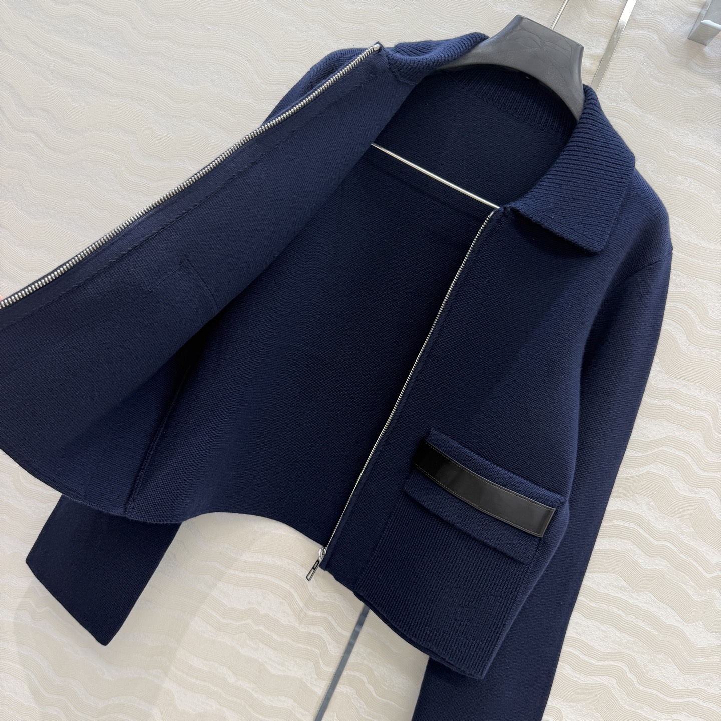 高端原单品质❤️H高智感穿搭！26秋冬新品，经典翻领夹克羊毛外套！品质控必入🌚重磅950克瑞士机莱卡双织