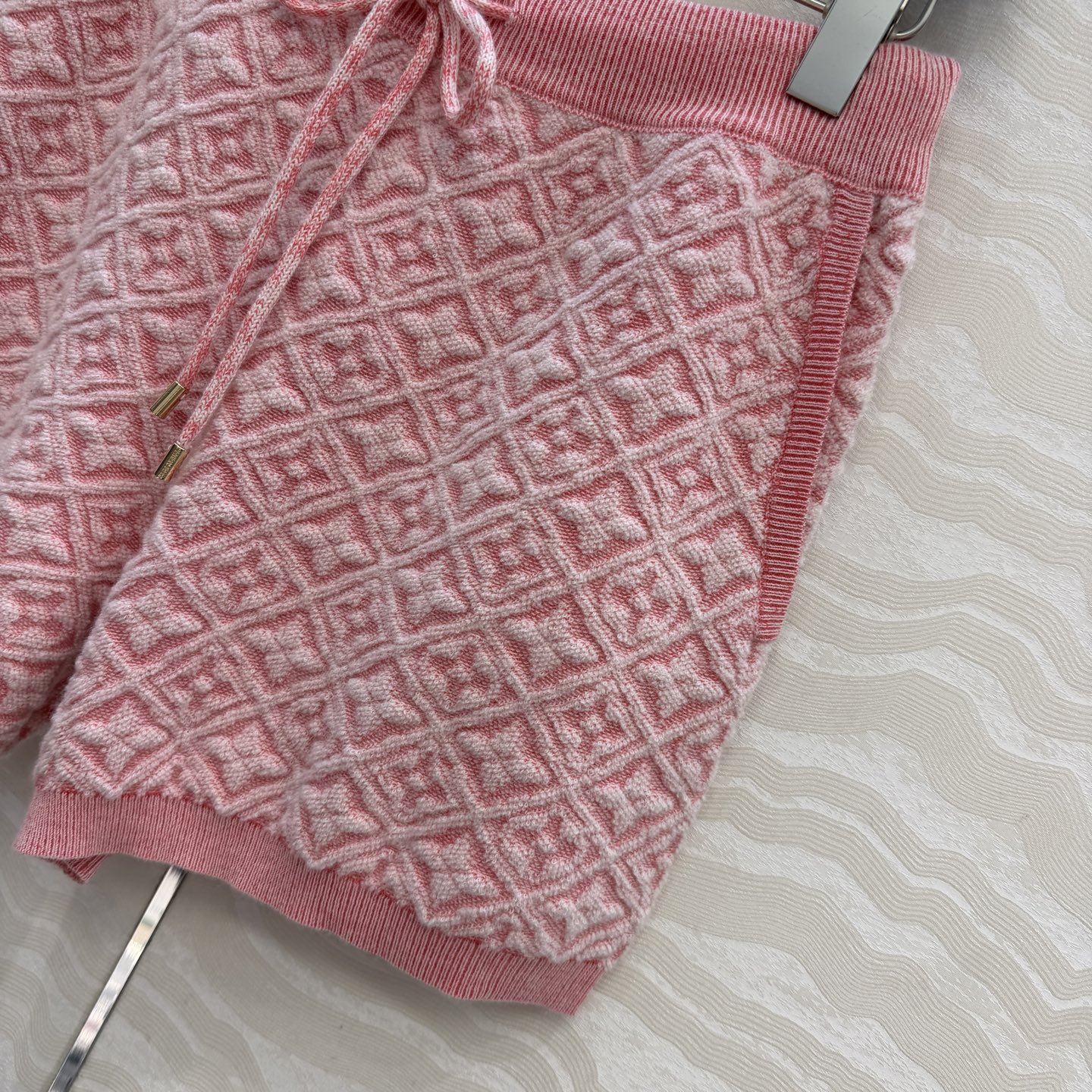 高端原单品质💕神仙颜值Resort度假系列限定新品！MONOGRAM提花羊毛短裤裙！撞色包边抽绳设计一体