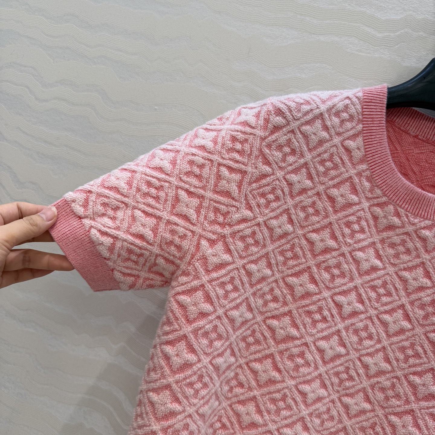 高端原单品质💕神仙颜值Resort度假系列限定新品！MONOGRAM提花羊毛短袖上衣！撞色包边抽绳设计经