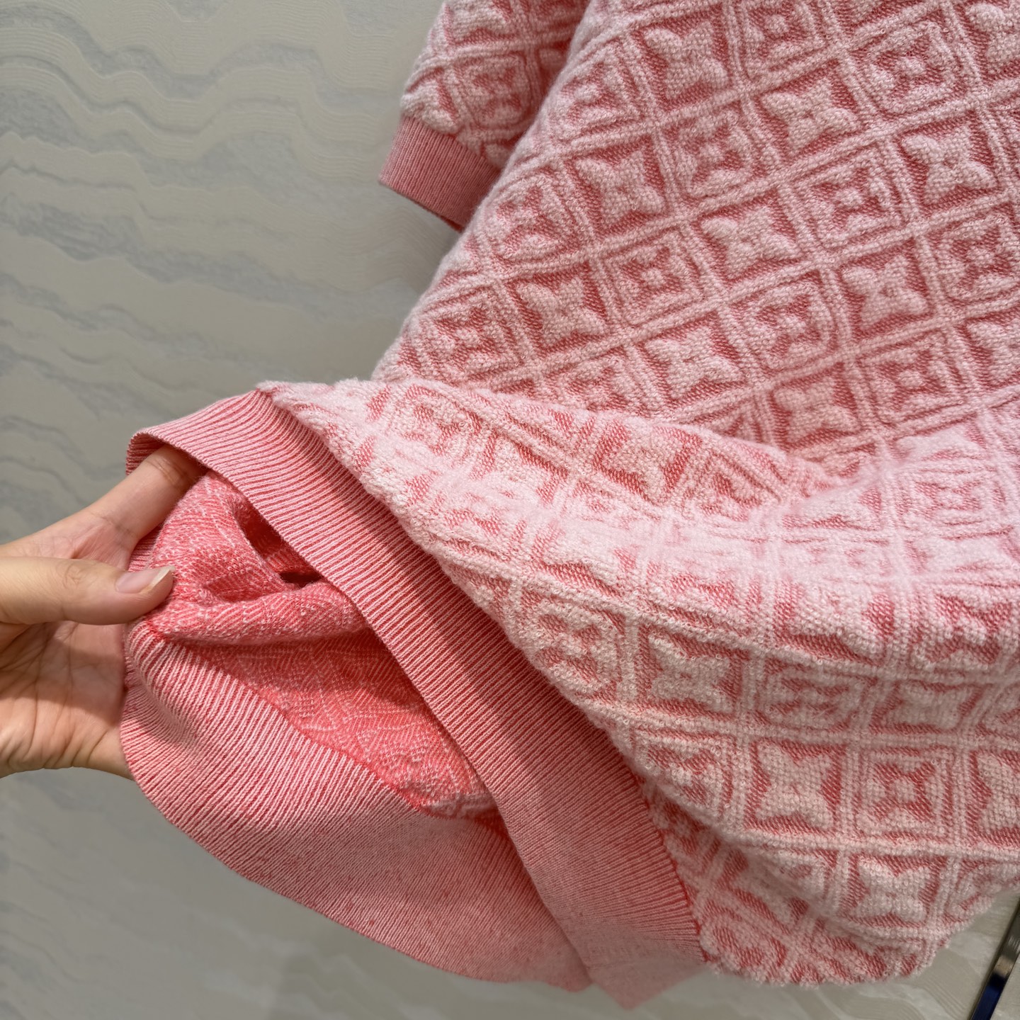 高端原单品质💕神仙颜值Resort度假系列限定新品！MONOGRAM提花羊毛短袖上衣！撞色包边抽绳设计经