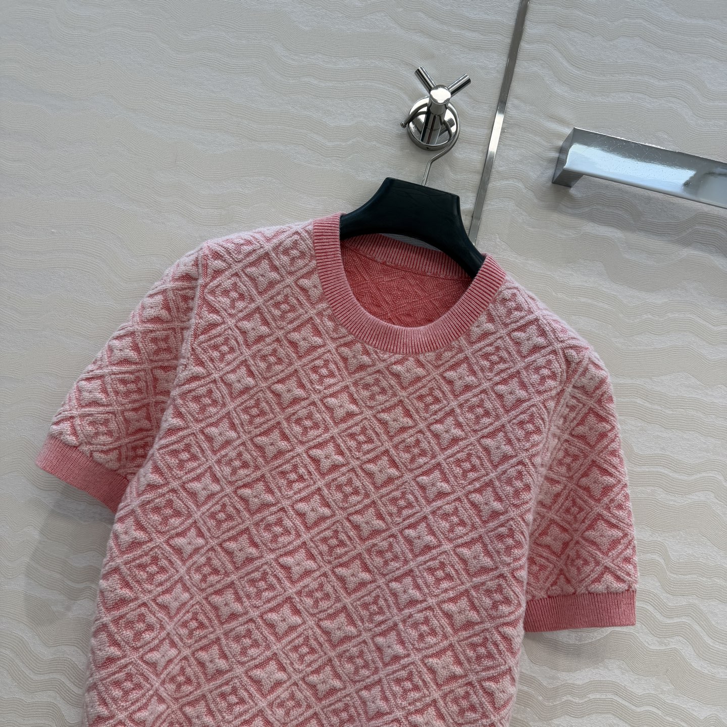 高端原单品质💕神仙颜值Resort度假系列限定新品！MONOGRAM提花羊毛短袖上衣！撞色包边抽绳设计经