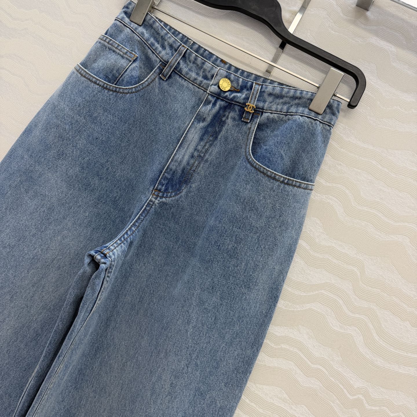 原单品质❤️coco女孩26p春夏新品，大阔腿直筒牛仔裤！白富美必入叠搭神器！定制重工立体双C口袋，复古