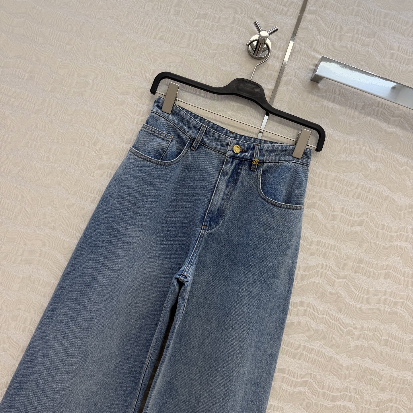 原单品质❤️coco女孩26p春夏新品，大阔腿直筒牛仔裤！白富美必入叠搭神器！定制重工立体双C口袋，复古