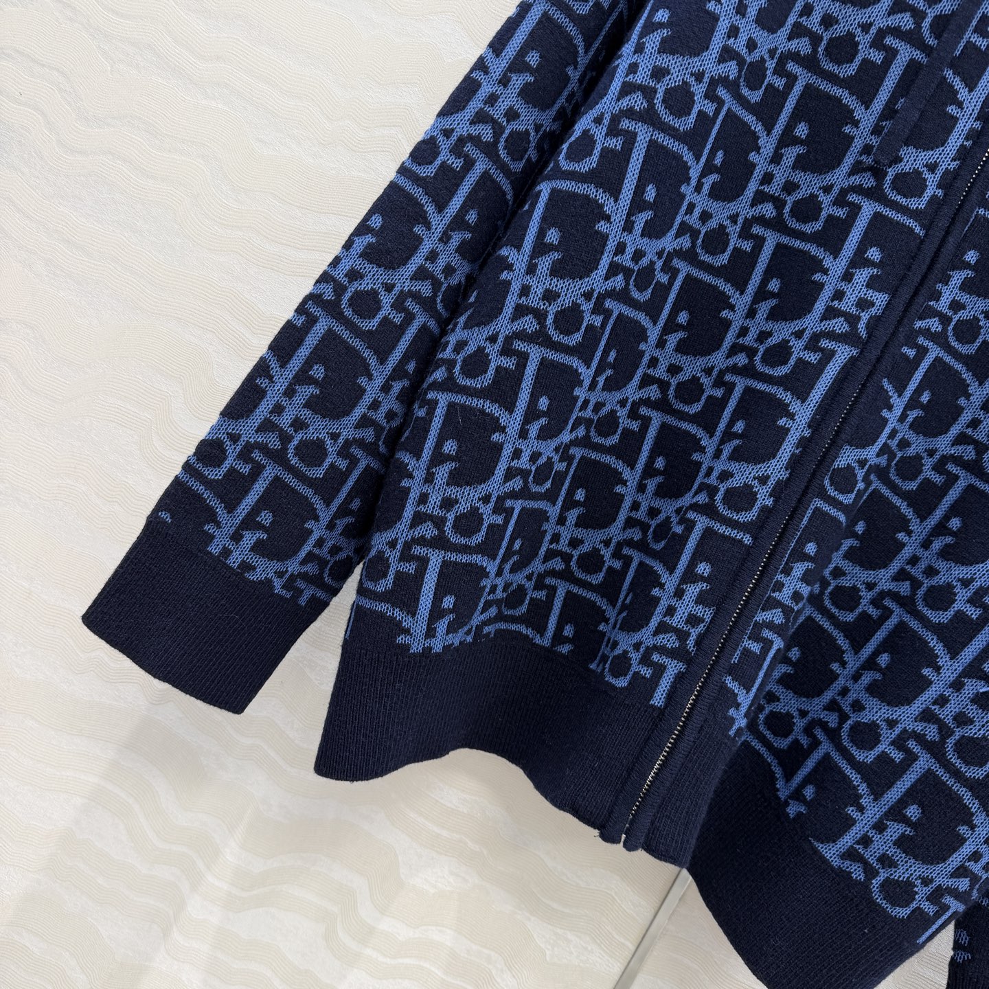 高端原单品质，MissD针织🧶连帽外套！立体双织logo工艺原版定制进口纱线！减龄气质经典版型百搭不挑人
