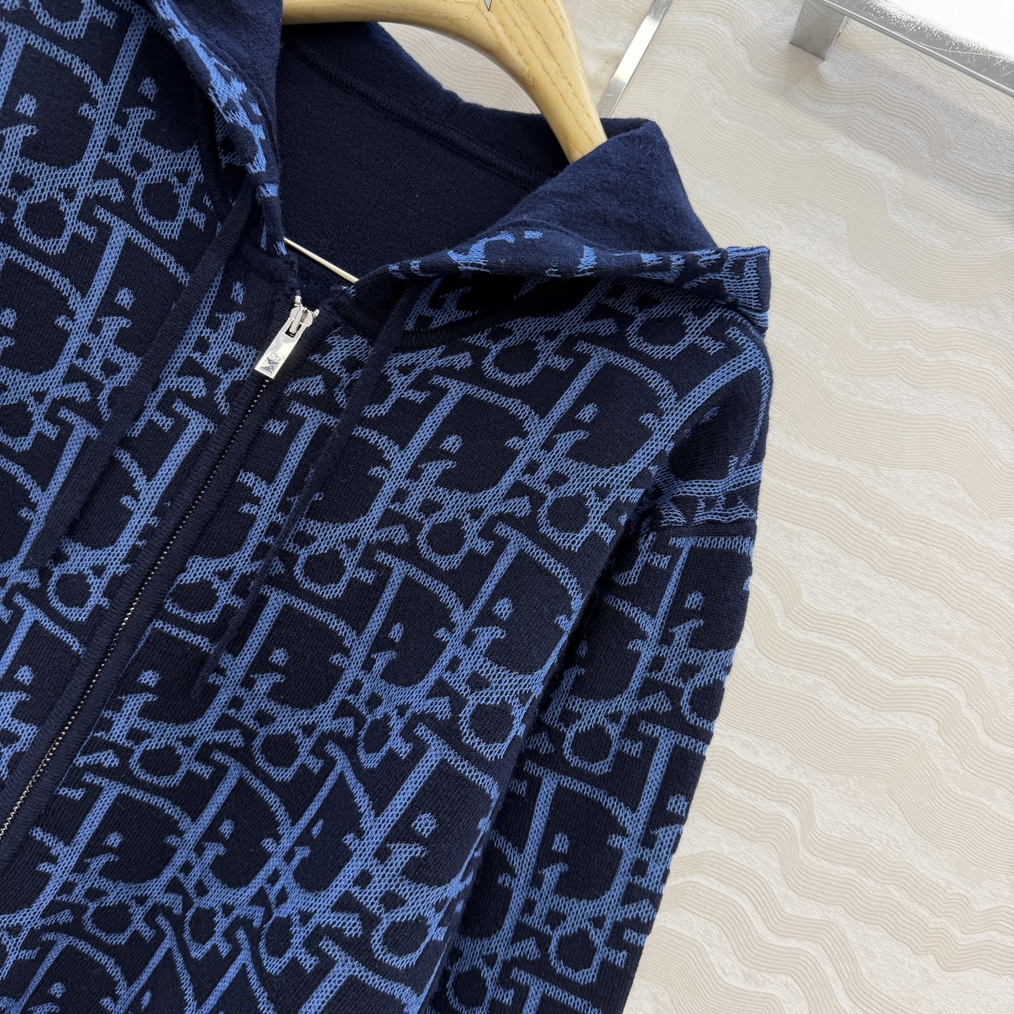 高端原单品质，MissD针织🧶连帽外套！立体双织logo工艺原版定制进口纱线！减龄气质经典版型百搭不挑人