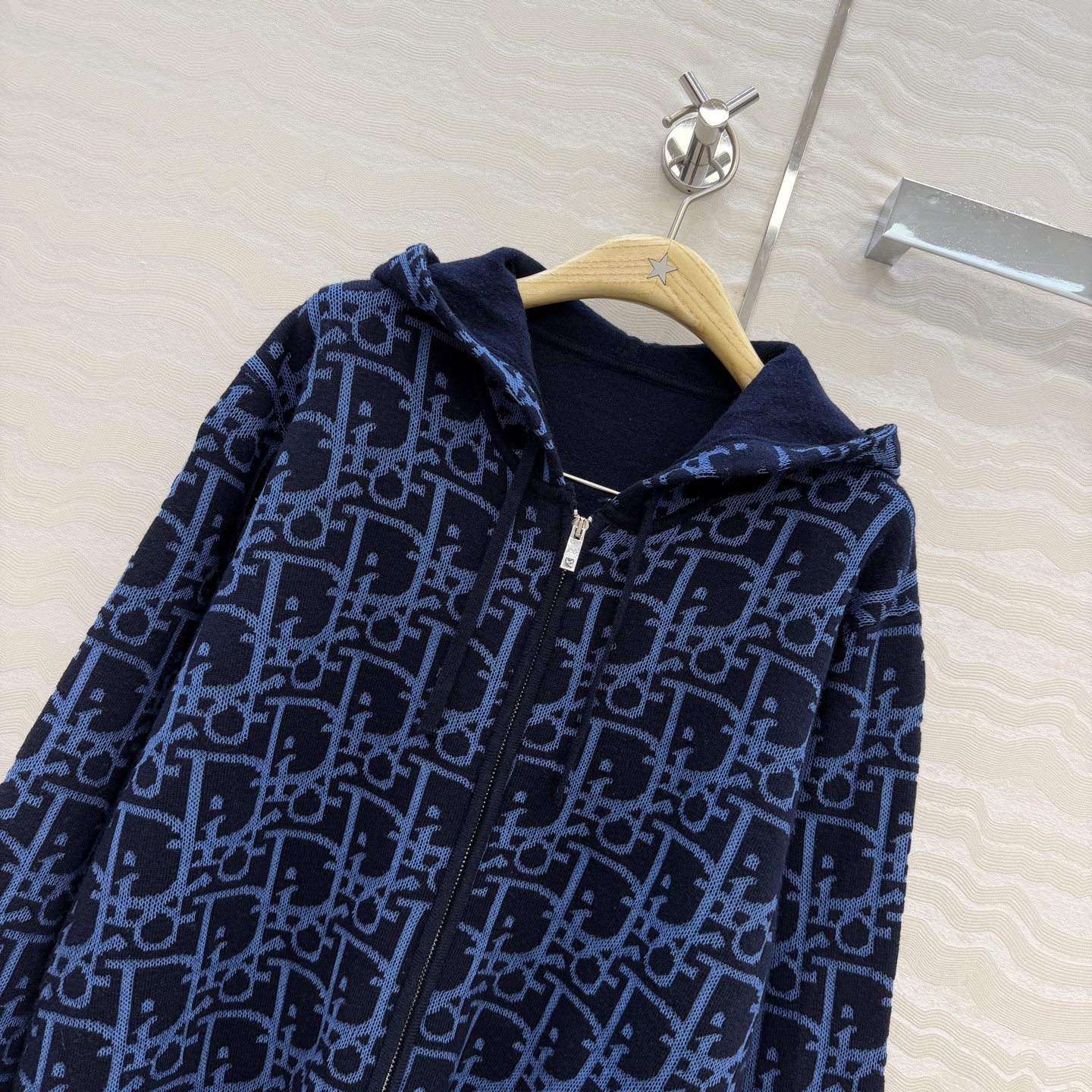 高端原单品质，MissD针织🧶连帽外套！立体双织logo工艺原版定制进口纱线！减龄气质经典版型百搭不挑人