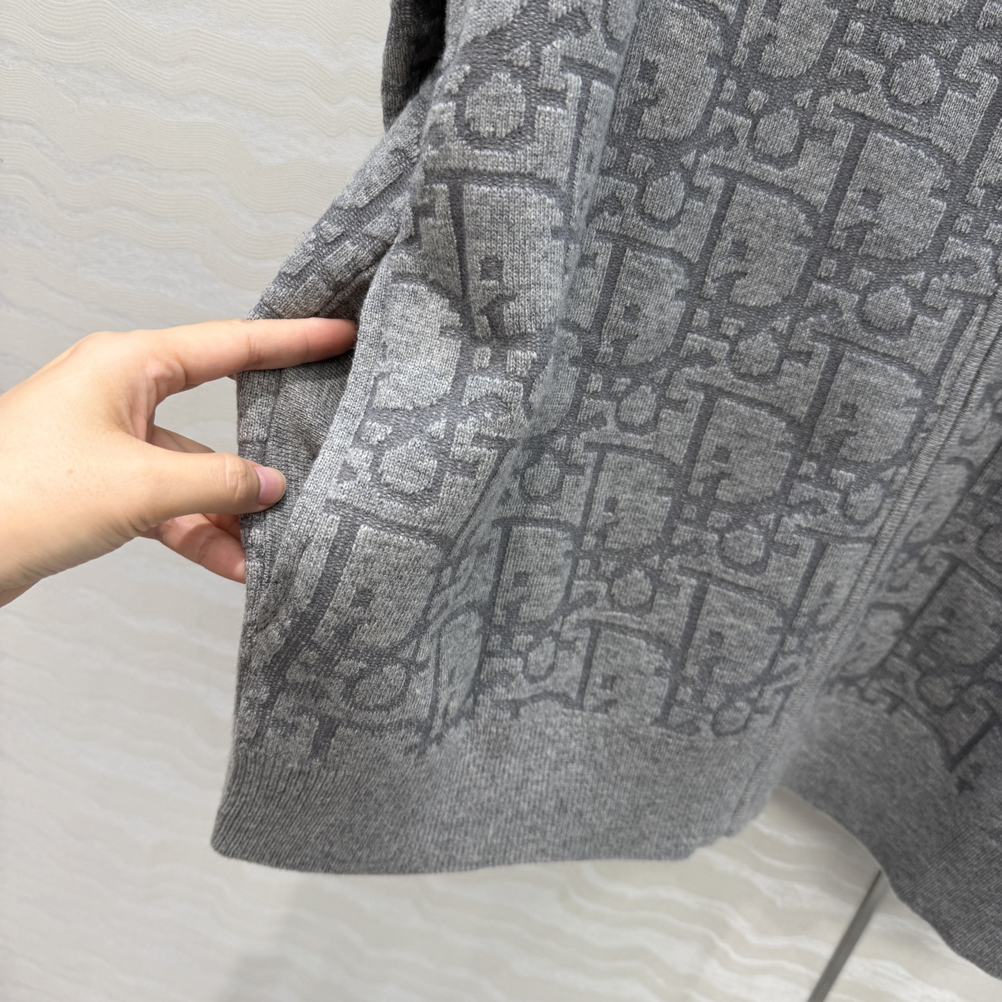 高端原单品质，MissD针织🧶连帽外套！立体双织logo工艺原版定制进口纱线！减龄气质经典版型百搭不挑人