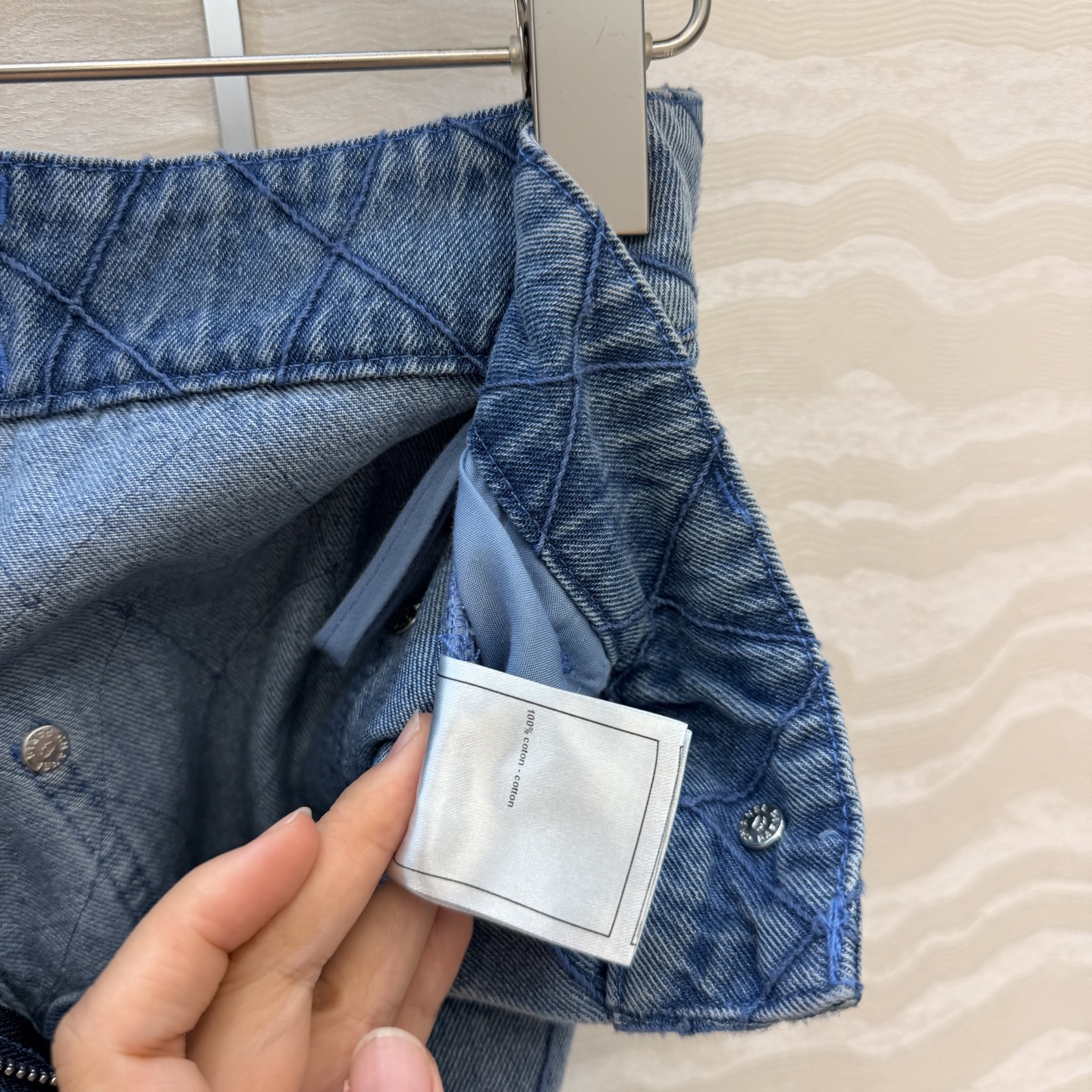 原单品质❤️Coco女孩beach沙滩🏖️系列度假新品！重工刺绣不规则波浪菱格线绣牛仔中裤！工装口袋卷裤