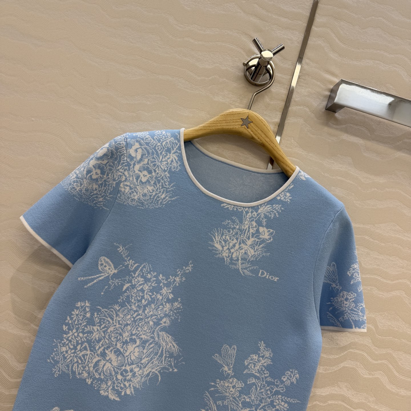 高端原单品质，MissD针织🧶短袖圆领上衣！立体双织工艺原版定制进口纱线！减龄气质经典H小短款版型百搭不