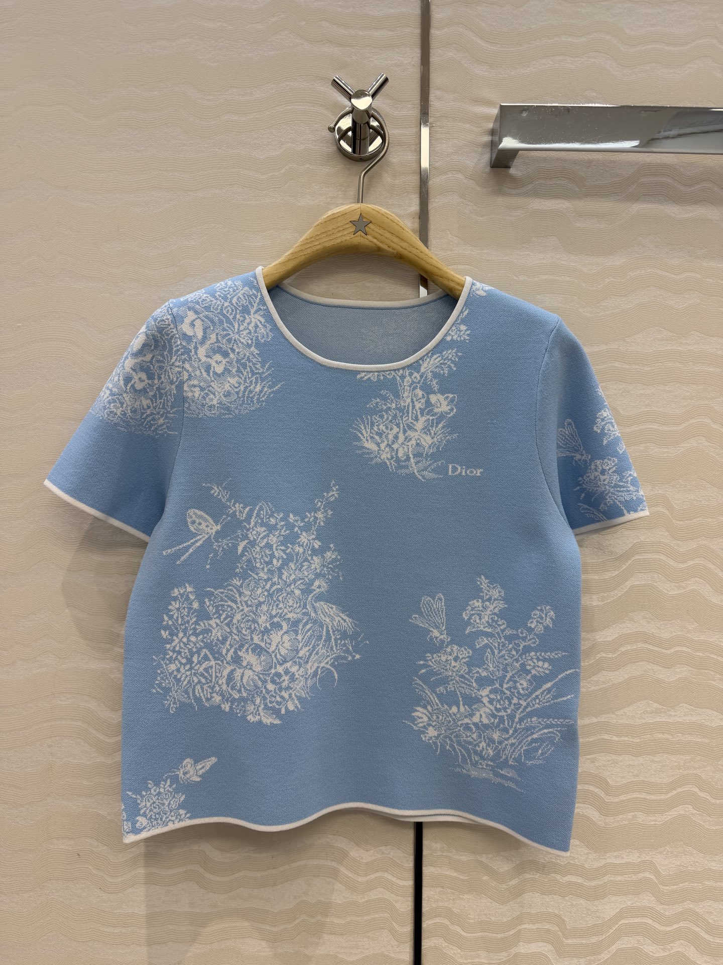 高端原单品质，MissD针织🧶短袖圆领上衣！立体双织工艺原版定制进口纱线！减龄气质经典H小短款版型百搭不