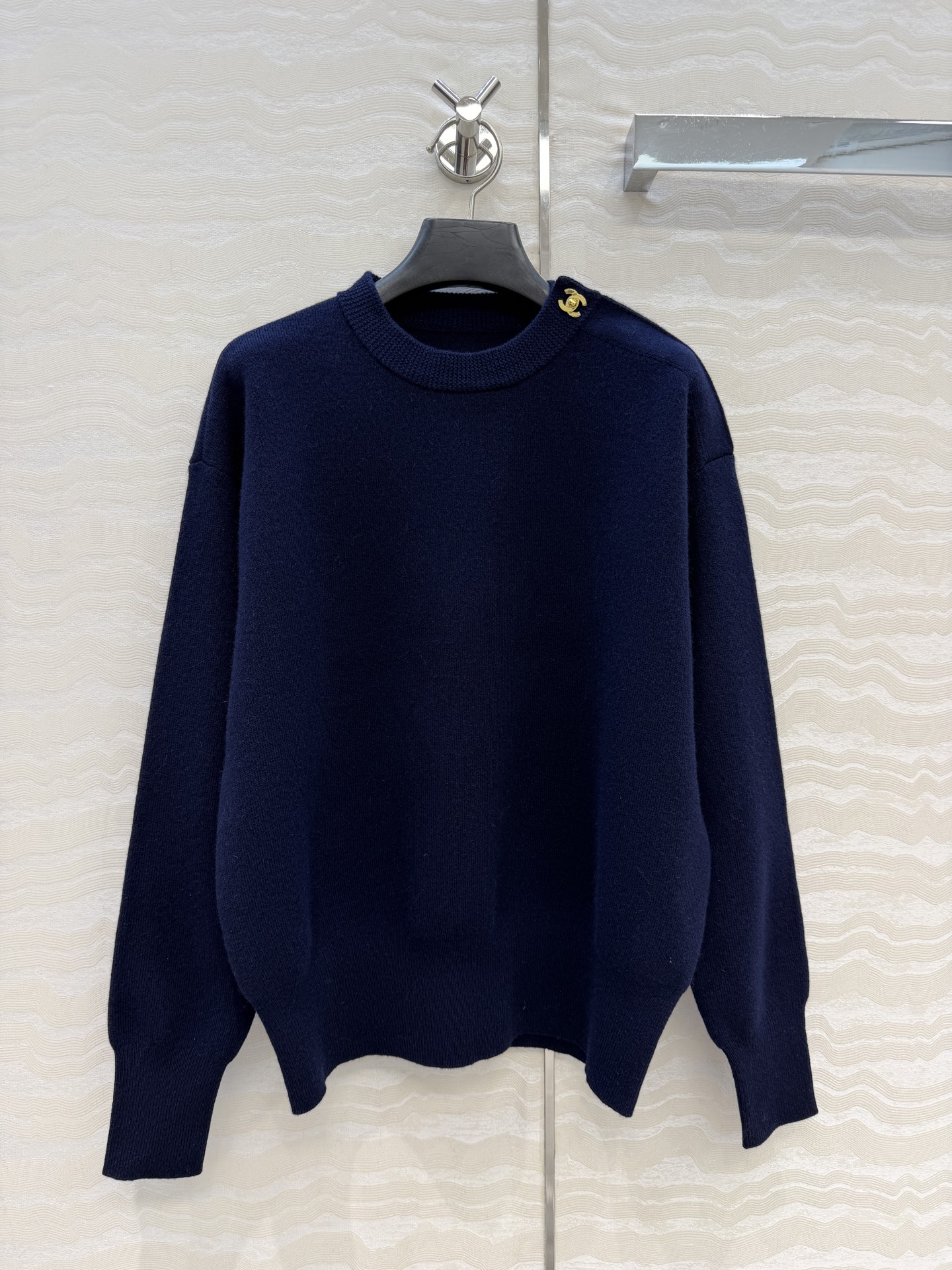 高端原单品质❤️品质控必入26c早秋新品，Coco美式学院风羊绒毛衣金属书包扣装饰非常有氛围感减龄穿搭！文艺学院风经典圆