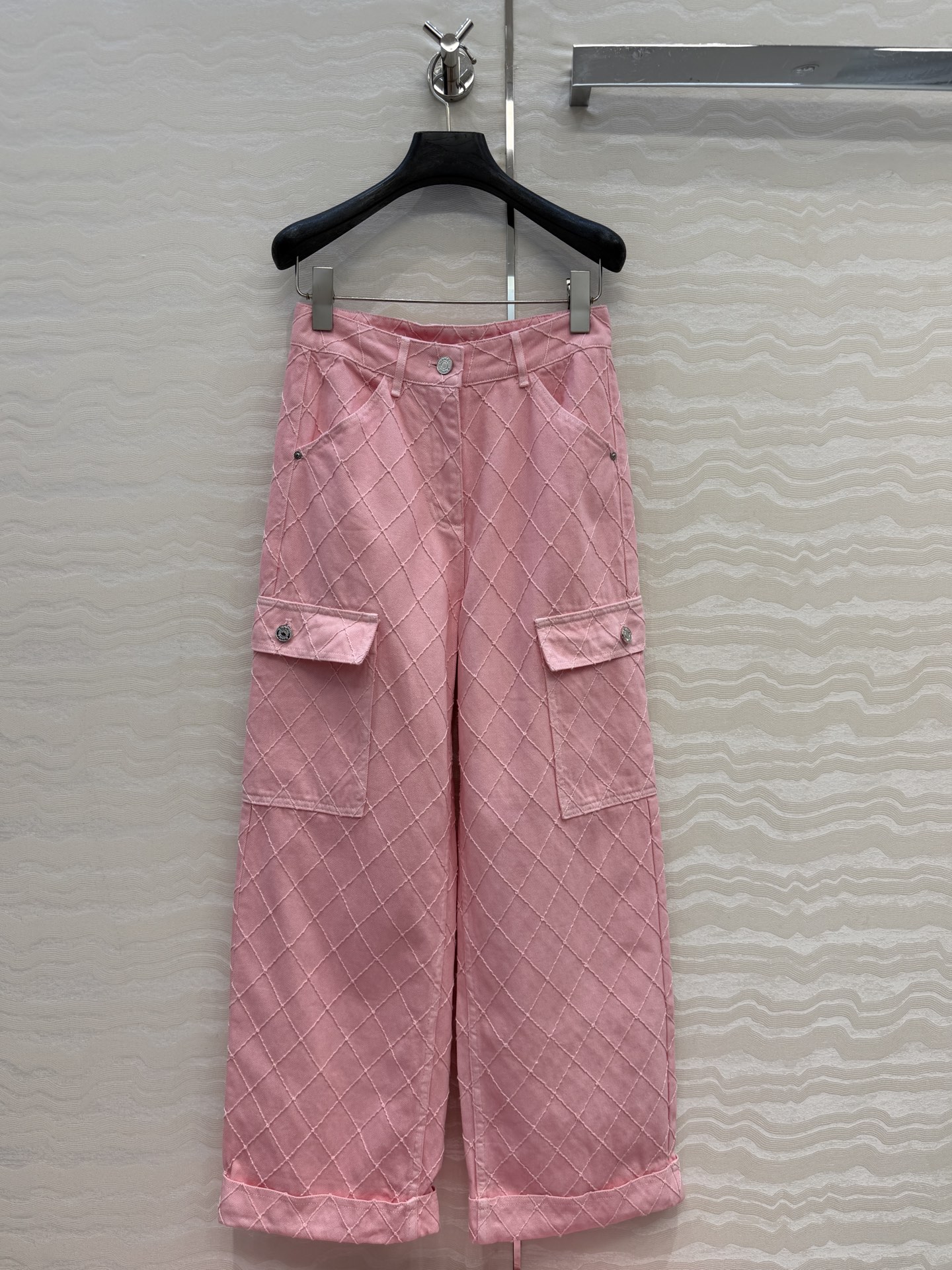 原单品质❤️Coco女孩beach沙滩🏖️系列度假新品！重工刺绣菱格线绣牛仔直筒裤！减龄少女风木槿粉。工装口袋卷裤脚设计