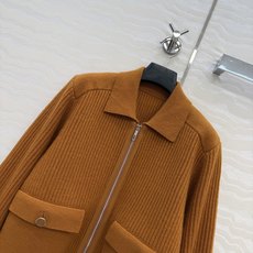 高端原单品质❤️H高智感穿搭!26秋冬新品,经典翻领夹克羊绒外套!品质控必入🌚重磅850克羊绒纱线,领肩 高端原单品质❤️H高智感穿搭!26秋冬新品,经典翻领夹克羊绒外套!品质控必入🌚重磅850克羊绒纱线,领肩