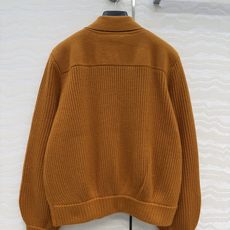 高端原单品质❤️H高智感穿搭!26秋冬新品,经典翻领夹克羊绒外套!品质控必入🌚重磅850克羊绒纱线,领肩 高端原单品质❤️H高智感穿搭!26秋冬新品,经典翻领夹克羊绒外套!品质控必入🌚重磅850克羊绒纱线,领肩