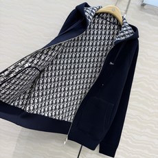 高端原单品质❤️Miss秋冬新品!高级老花logo拉链羊绒外套!😊双织字母提花织工艺,定制五金配件刺绣字 高端原单品质❤️Miss秋冬新品!高级老花logo拉链羊绒外套!😊双织字母提花织工艺,定制五金配件刺绣字