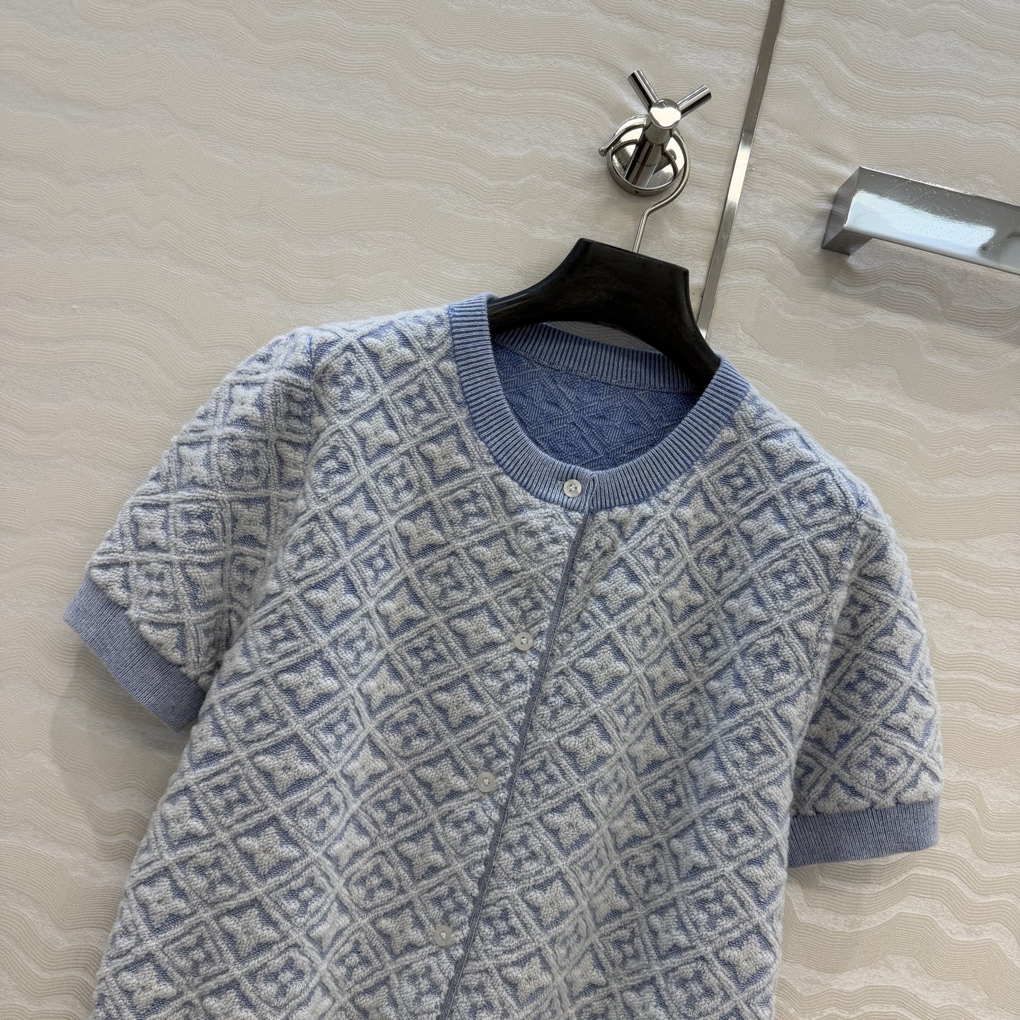 高端原单品质💕神仙颜值Resort度假系列限定新品！MONOGRAM提花羊毛短袖开衫！撞色包边设计经典版